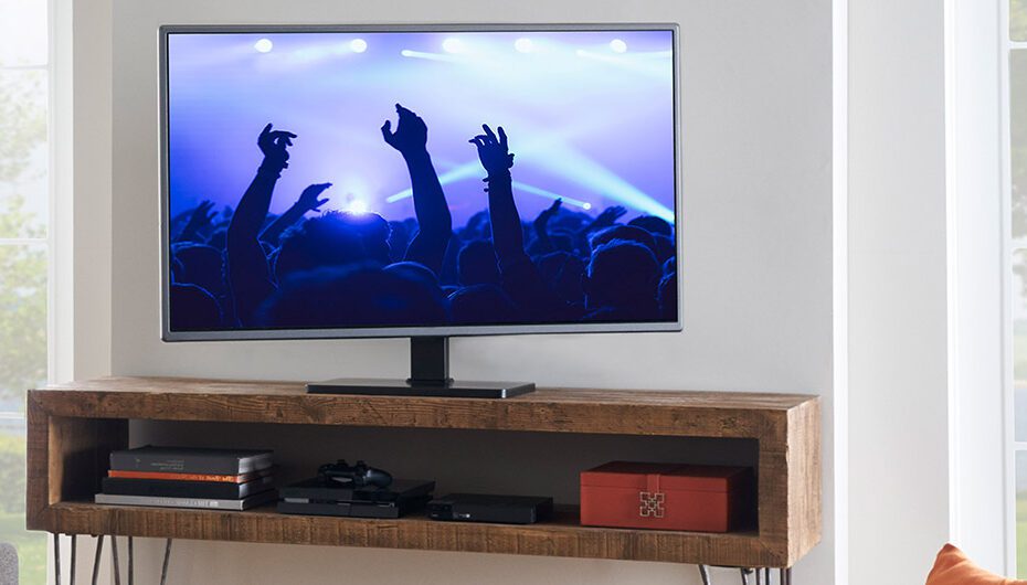 How to Mount a Tv on a Swivel Stand